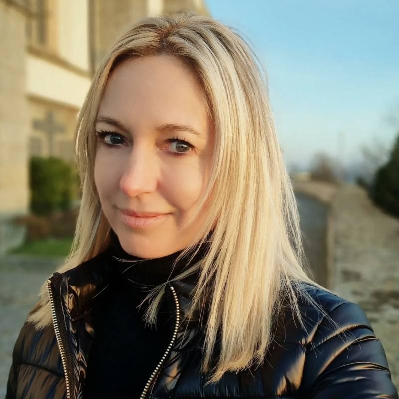 Laura, 35, California
