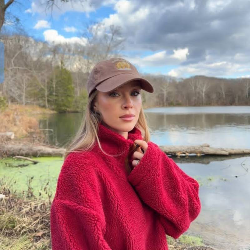 Mia, 26, Missouri