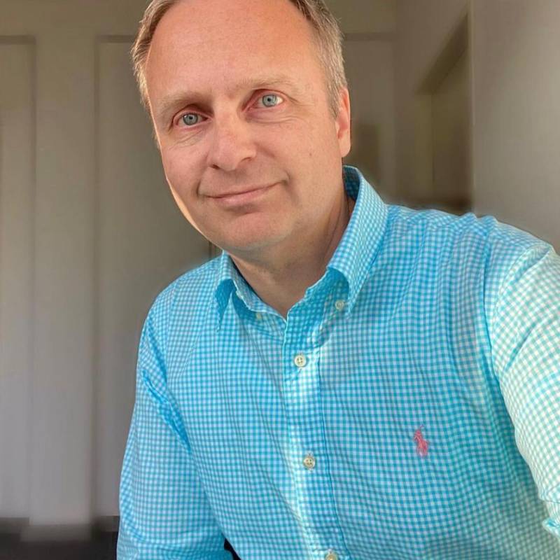 Ronald, 65, Saudi Arabia
