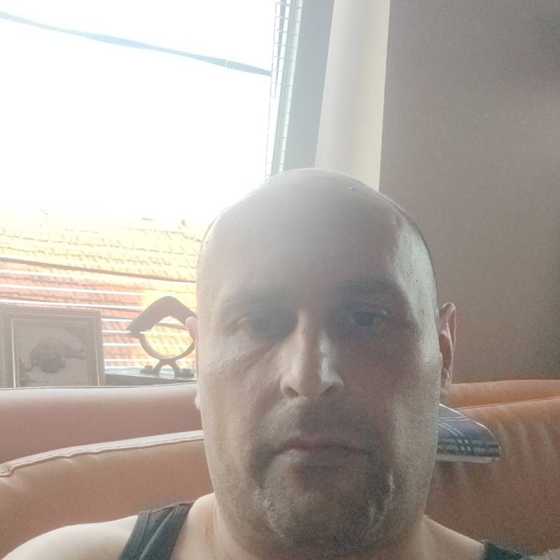 Nenad, 43, london
