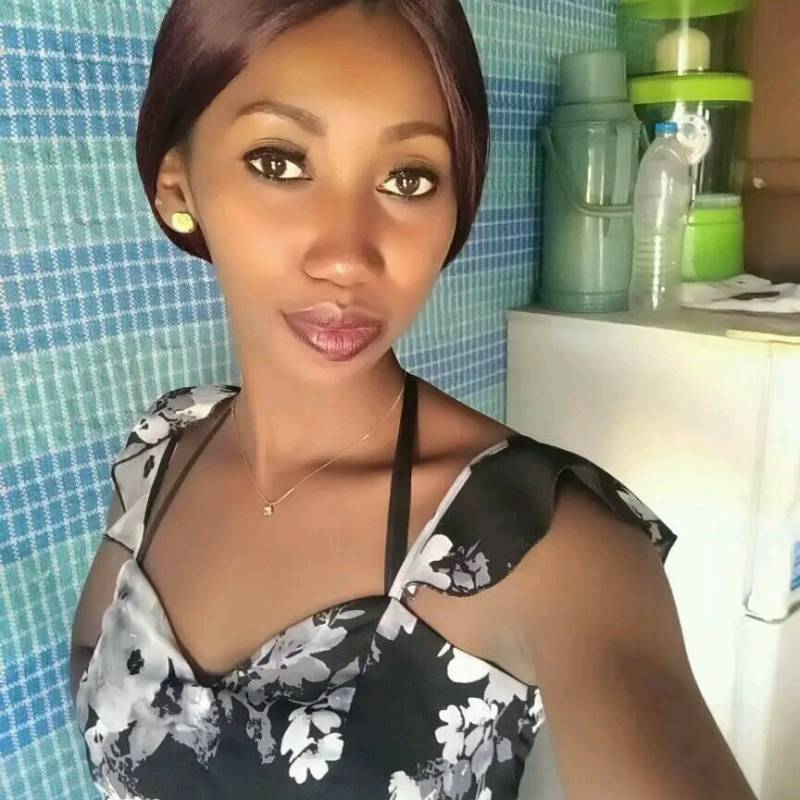Angella, 27, Gambia