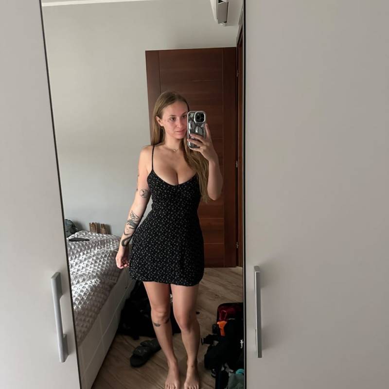 Becky, 18, suez