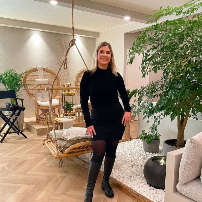 Julie, 35, edmonton alberta