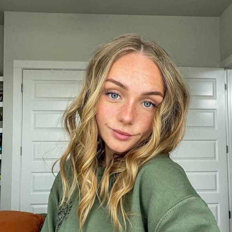 Sarah, 21, Newark New York