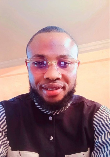Fode, 26, United state