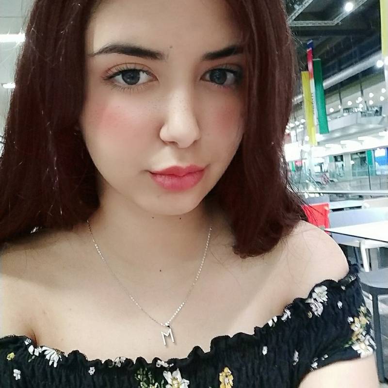 rebekah, 28, London UK