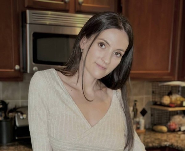 Vicky, 37, London UK
