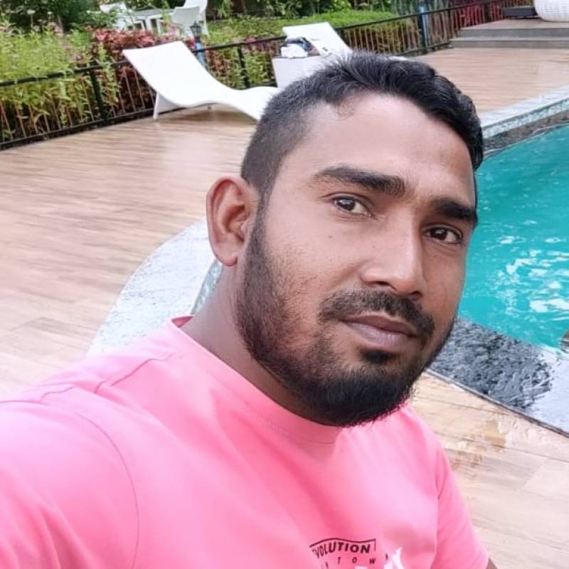 Nur, 37, Pakistan
