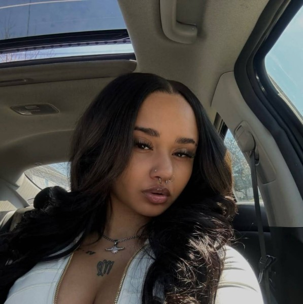 Camila, 23, GERMANY