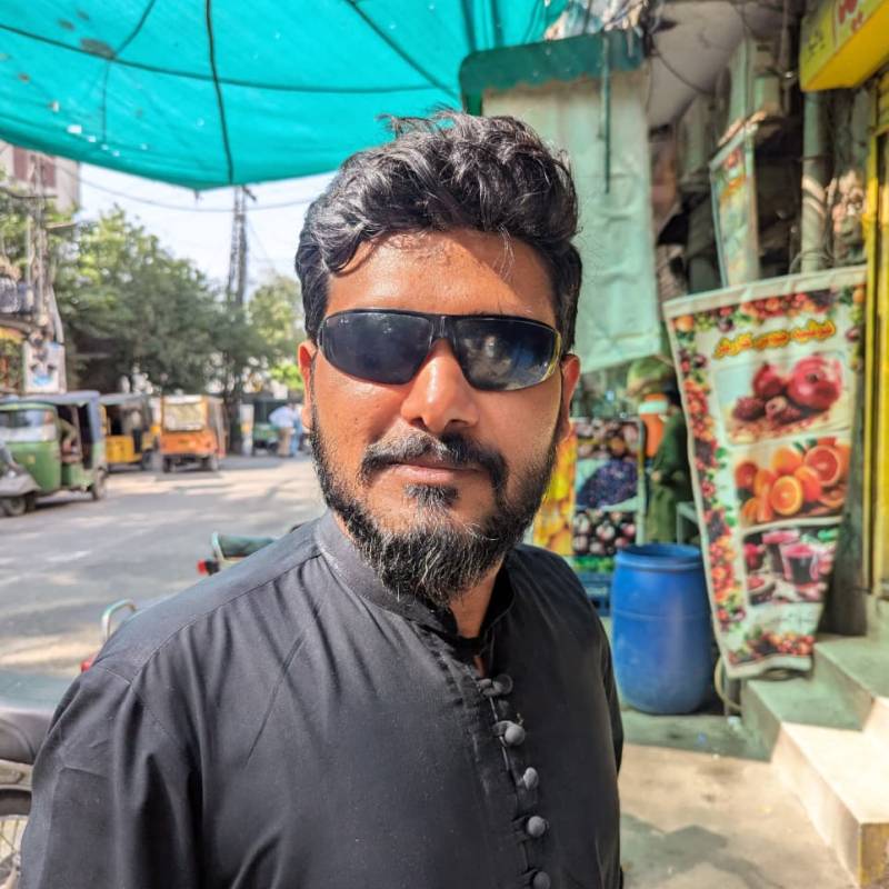 hezzi, 29, Dhaka