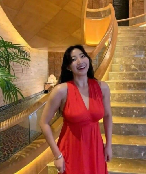 Fang, 30, Shirajgong Bangladesh