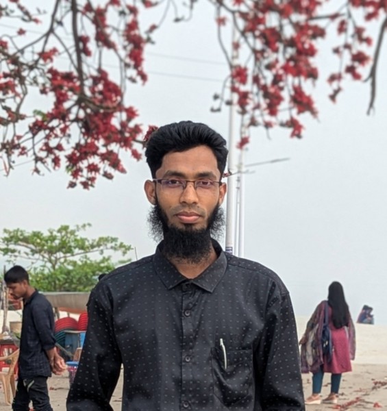 ABDUL JALIL, 32, I live in Madagascar