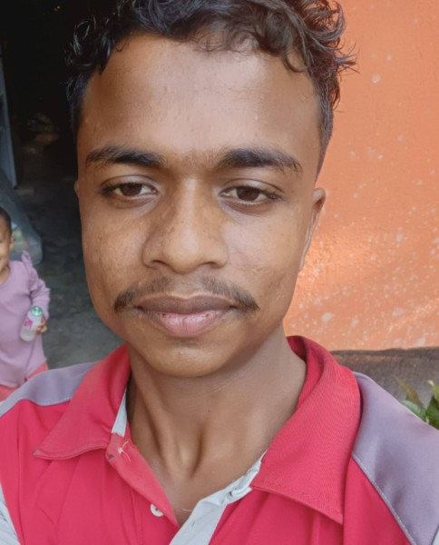 Monsur, 22, Australia