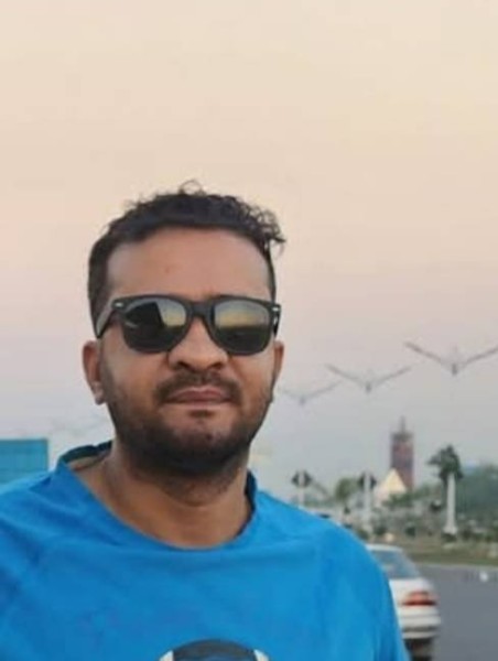 Akash, 41, Denver