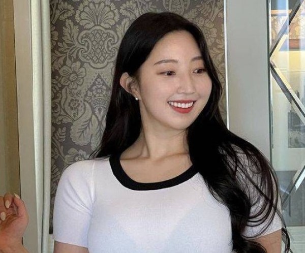 Fang, 30, Canada