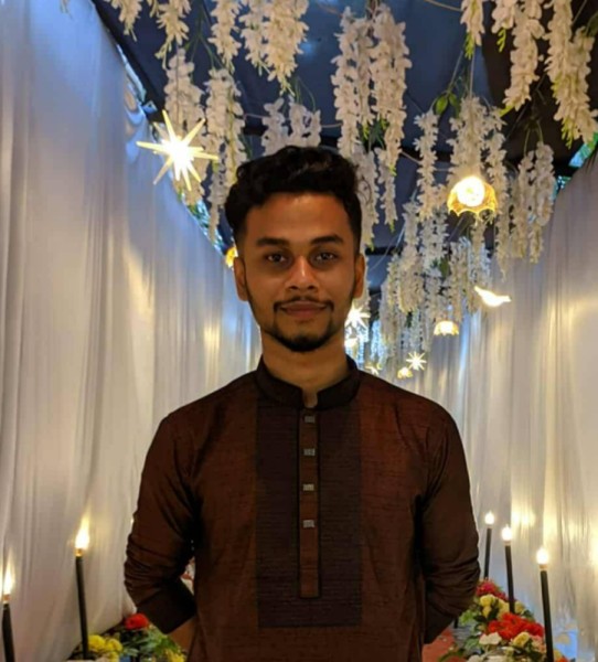 MD yeasin, 22, I live in Madagascar