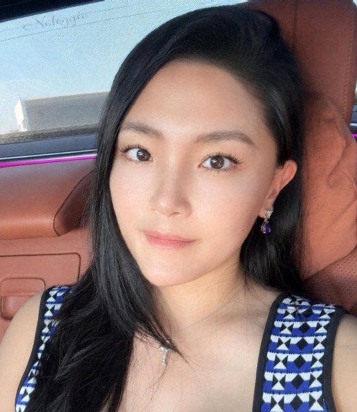 jiaqi, 40, Kenya