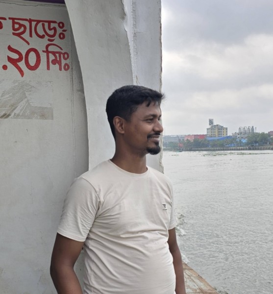 MONIR, 25, Ghana