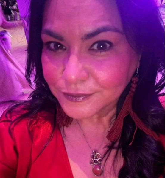 Elina, 53, Dom ale