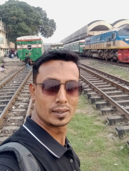 Alomgir Hossain, 38, Missouri