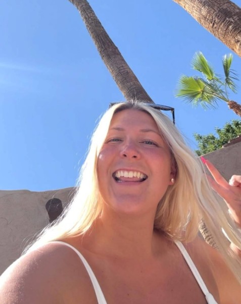 Rebecca, 38, sa
