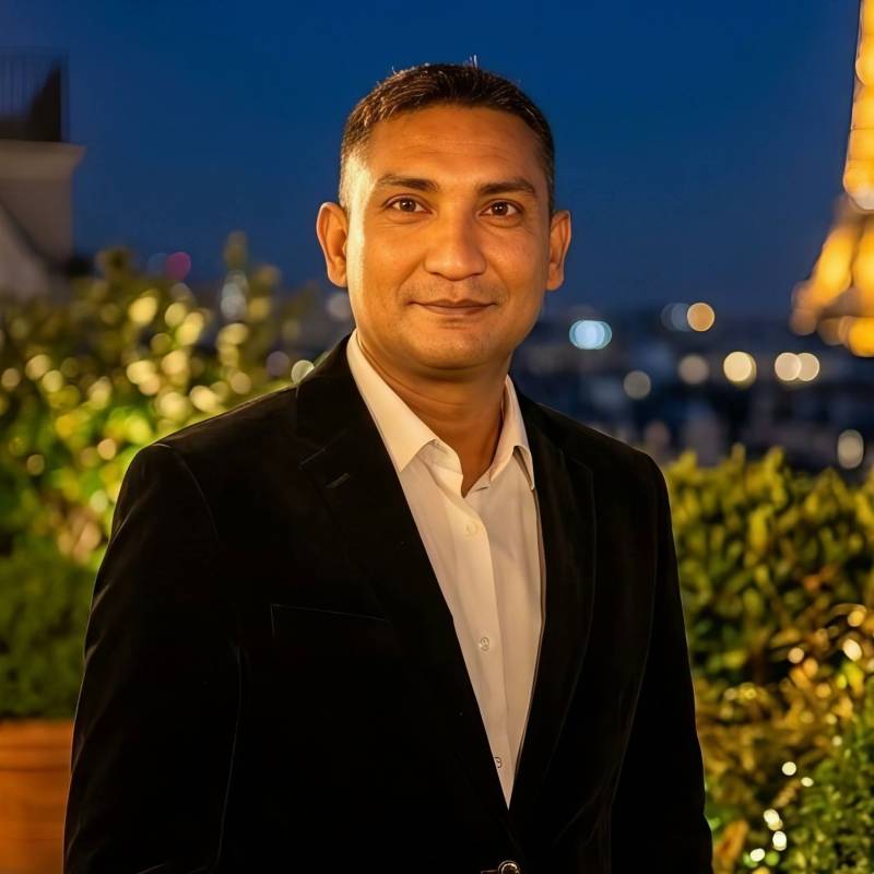 Khan Manik, 30, Uk