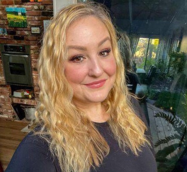 Ivana, 35, Gambia